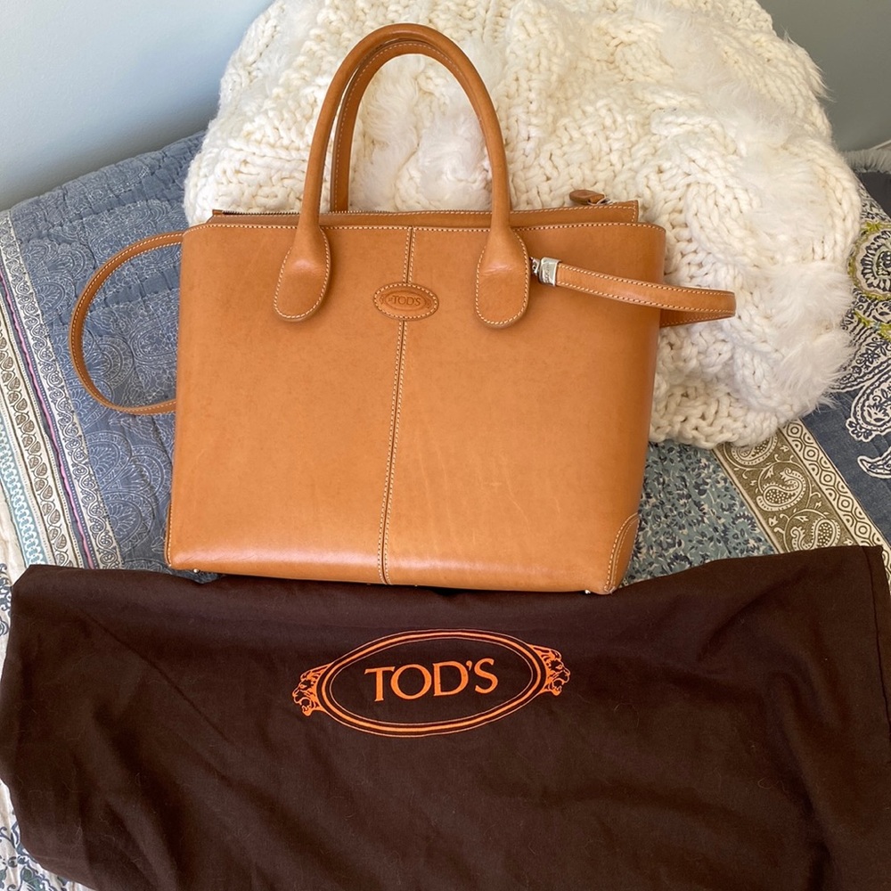 Tod’s Princess Diana purse in very good condition!!